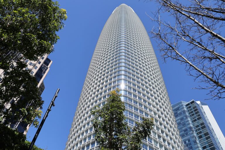 Photograph of the Salesforce Tower in San Francisco.